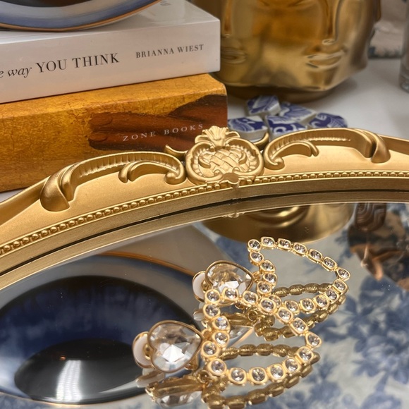 🆕 OSCAR DE LA RENTA 🧿 Crystal Heart Earrings 🪬 - Picture 4 of 16